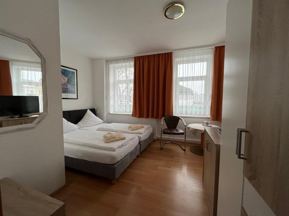 Pension Am Renner Dresden Buitenkant foto