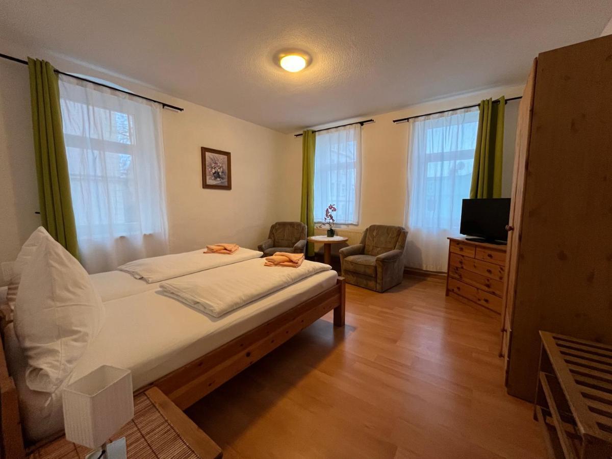 Pension Am Renner Dresden Buitenkant foto