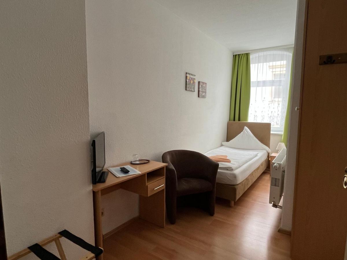Pension Am Renner Dresden Buitenkant foto