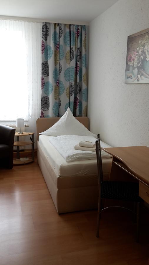 Pension Am Renner Dresden Buitenkant foto